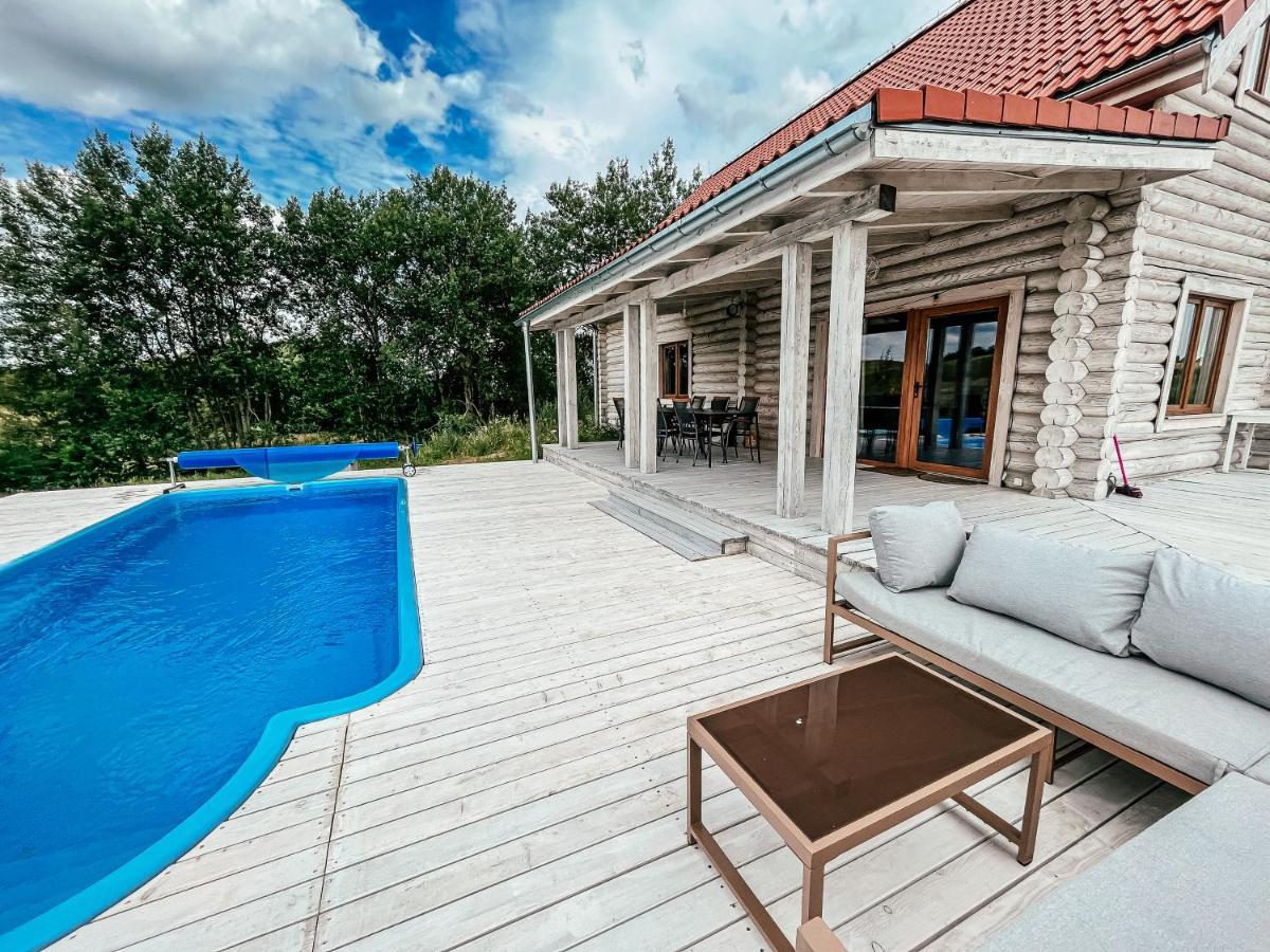 Sielski Dom Z Basenem W Rydzewie Holiday home Rydzewo